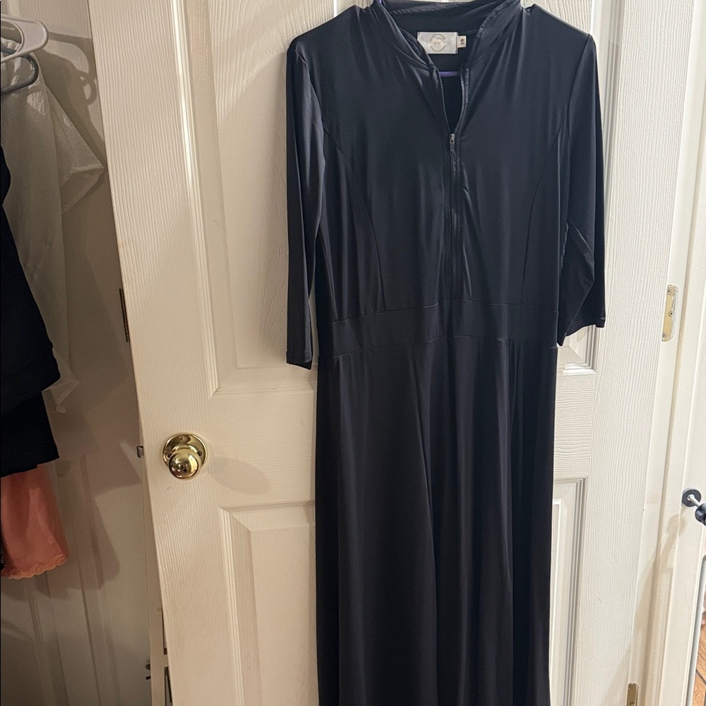Women’s Black Zip-Front Maxi Dress with 3/4 Sleeves